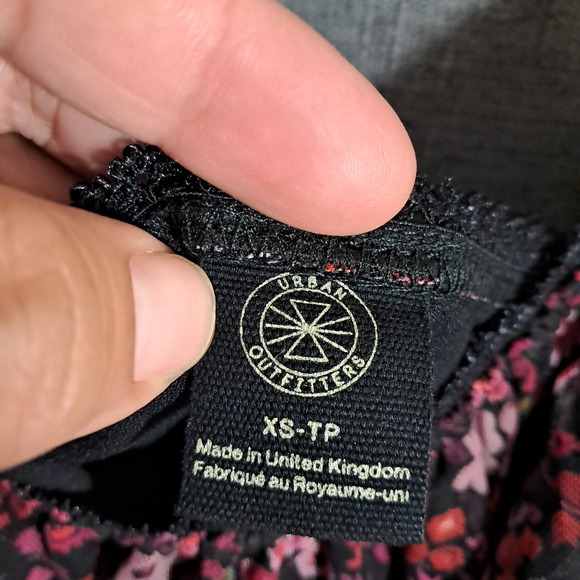 Urban Outfitters Dress Size XS Floral Black Mini Baby Doll Mesh Lettuce Hem Y2K - Picture 7 of 9